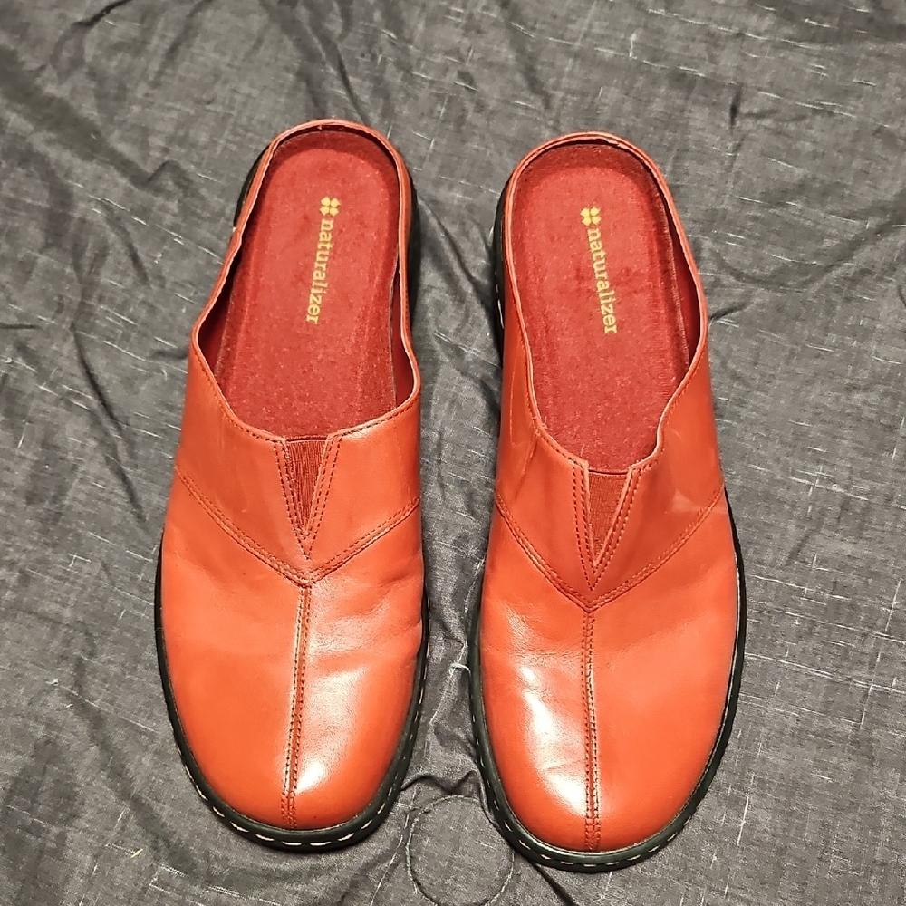 Naturalizer Men's Tan Slip-On Loafers